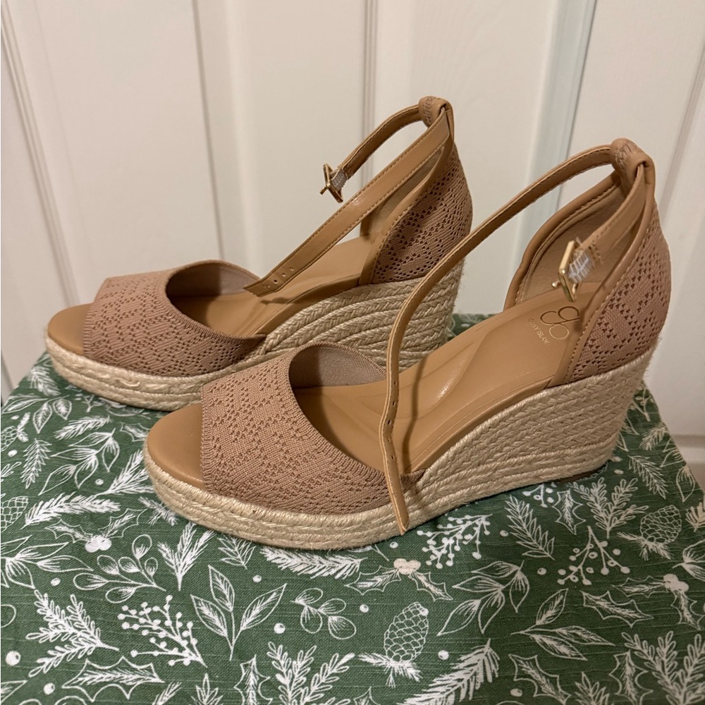 Cozy Island Chic Tan Espadrille Wedges